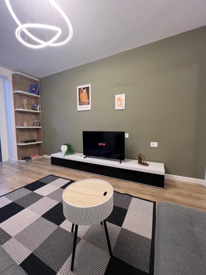 New Bazaar Cane Apartment 3 Tirana Buitenkant foto